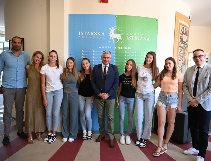 Istarski župan Boris Miletić primio kadetske prvakinje Hrvatske u odbojci na pijesku
