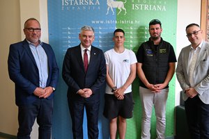 Il presidente della Regione Boris Miletić ha ricevuto il giovane campione nazionale di vela Edi Jurman