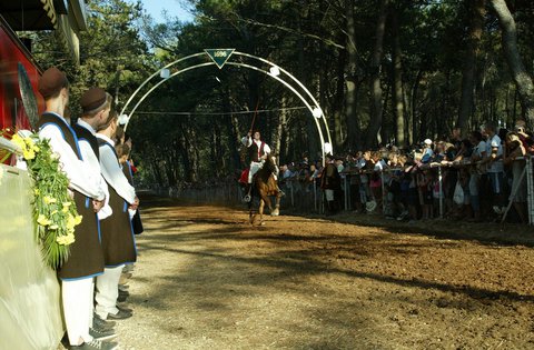 àˆ stato bandito l'Invito pubblico per l'assegnazione di sussidi alle manifestazioni turistiche