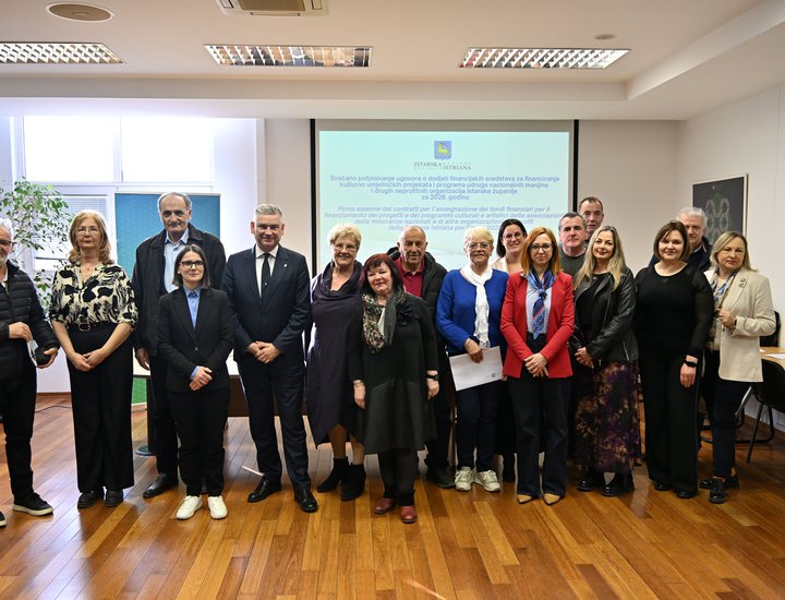 Župan Miletić potpisao ugovore o financiranju programa udruga nacionalnih manjina u Istri
