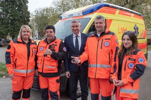 Il presidente Miletić ha consegnato alle succursali di Albona e Pinguente le chiavi di tre nuovi veicoli del servizio medico di emergenza