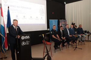Održana panel rasprava ''Sigurno na romobilu – izazovi moderne mobilnosti i razvijanje prometne kulture mladih''