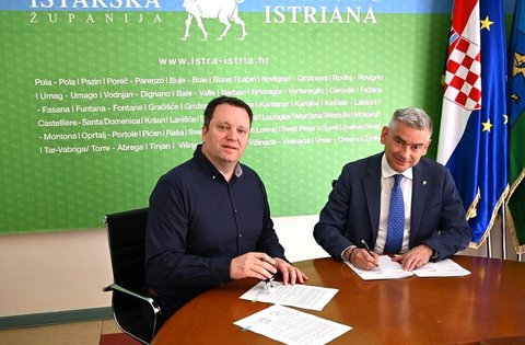 Župan Miletić potpisao ugovore vrijedne 2,3 milijuna eura iz ovogodišnjeg županijskog Programa mjera za zadržavanje i privlačenje ljudskih resursa u zdravstvu