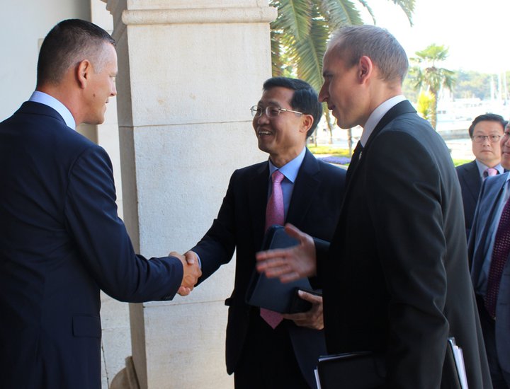 L'ambasciatore coreano assieme ai collaboratori in visita alla Regione Istriana