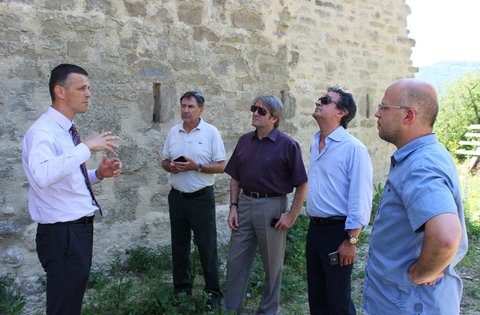 Il Presidente Flego e collaboratori all'incontro di lavoro nel Comune di Cerreto