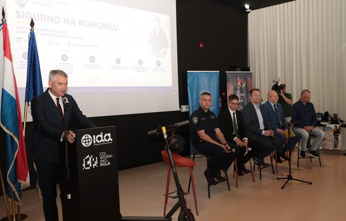 Održana panel rasprava ''Sigurno na romobilu – izazovi moderne mobilnosti i razvijanje prometne kulture mladih''