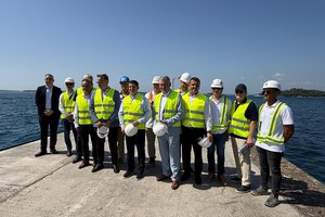 Ministar Butković i župan Miletić obišli radove na rekonstrukciji pulskog lukobrana, projektu vrijednom 26,8 milijuna eura