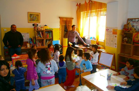 Istarska županija darovala mališane u dječjem vrtiću "Vesela kuća" - "Asando Cher"