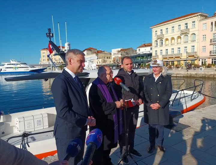 Lučka kapetanija Poreč dobila novu brodicu