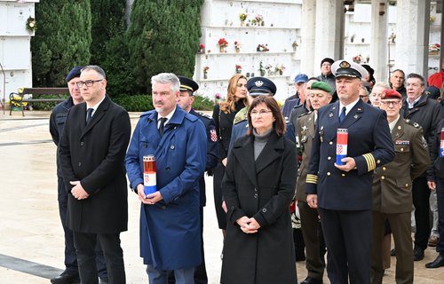 Položeni vijenci povodom Dana sjećanja na žrtve Domovinskog rata i Dana sjećanja na žrtvu Vukovara i Škabrnje