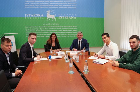 La Regione Istriana continua a sostenere il lavoro dei club degli studenti