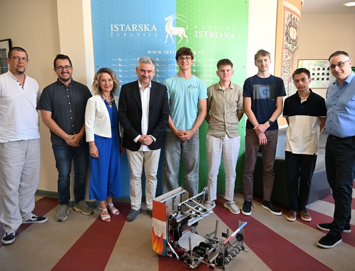 Župan Miletić primio učenike Gimnazije i strukovne škole Jurja Dobrile Pazin koji će u listopadu predstavljati Hrvatsku na FIRST Global Challengeu