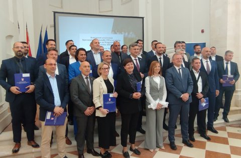 U Zadru svečano uručen Sporazum o provedbi teritorijalne strategije razvoja otoka Istarske županije