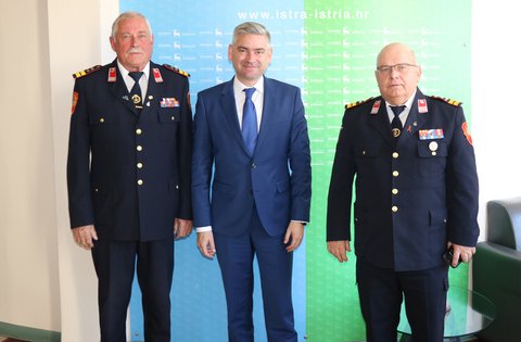 Župan Miletić zahvalio Klaudiju Karloviću na velikom doprinosu vatrogastvu