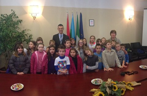 Ricevimento dal Presidente Flego per gli alunni della SE Vladimir Nazor di Pisino