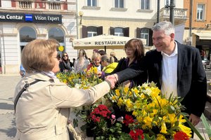 Župan Miletić i zamjenica Antić sudjelovali u humanitarnoj akciji Dan narcisa u Puli