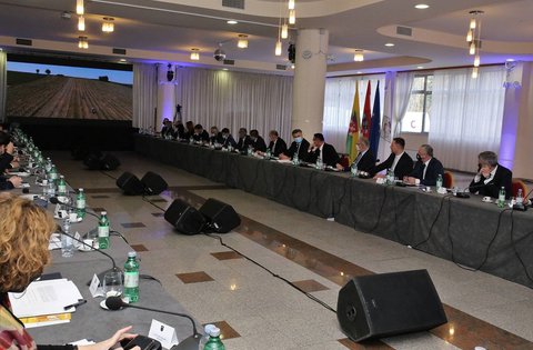Il presidente Miletić alla riunione tra il Presidente del Governo e i rappresentanti delle regioni e delle città