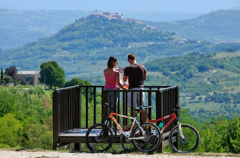 Assegnazione di sussidi alle manifestazioni turistiche, ai prodotti e ai progetti nelle aree turisticamente meno sviluppate della Regione Istriana nel 2021