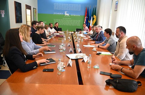 Župan Boris Miletić i novoizabrani gradonačelnik Pule Peđa Grbin održali prvi koordinacijski sastanak
