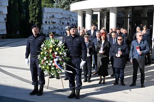 Položeni vijenci uoči blagdana Svih svetih i Dušnog dana