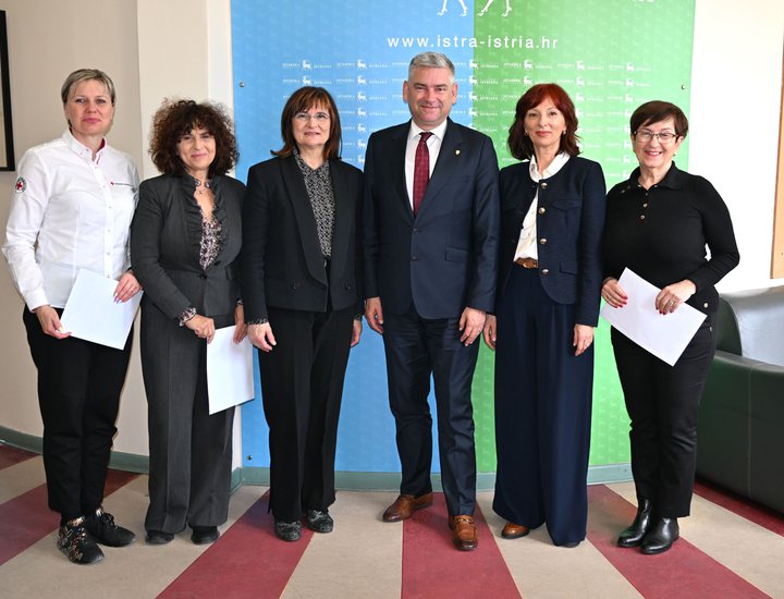 Istarska županija nastavlja snažno ulagati u socijalnu skrb - Dodijeljeno gotovo 500.000 eura za podršku ranjivim skupinama i razvoj socijalnih usluga