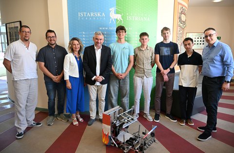 Il presidente della Regione Miletić ha ricevuto gli alunni del Liceo e  scuola di avviamento professionale Juraj Dobrila di Pisino, che a ottobre rappresenteranno la Croazia al FIRST Global Challenge