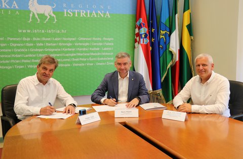 La Regione Istriana e l'Acquedotto istriano hanno firmato il contratto per la gestione e la manutenzione del Sistema d'irrigazione pubblica Porto Cervera - Bassarinca