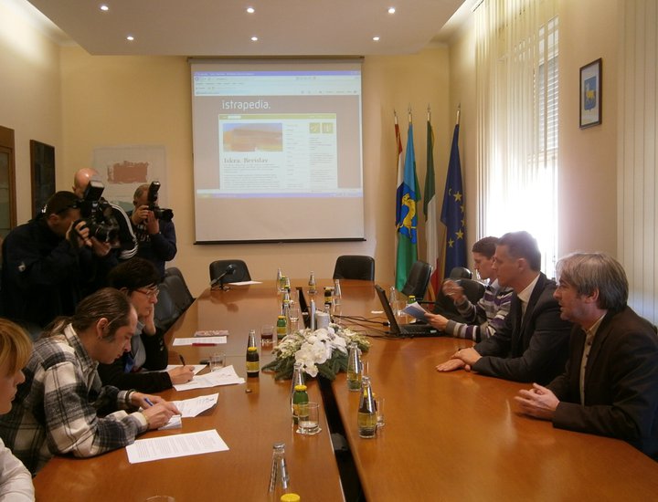 Župan Flego uručio nagrade autorima najboljih radova pristiglih na natječaj "Studenti kreiraju Istrapediju"