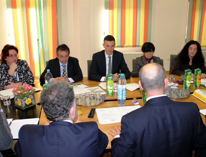 Župan Flego i suradnici na radnom sastanku u Gradu Umagu