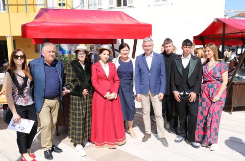 Porečki središnji trg u znaku Festivala zavičajnosti za srednje škole