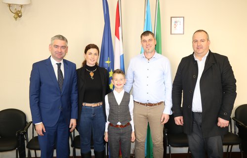 Il presidente Miletić ha ricevuto il giovane fisarmonicista Matej Jakša di Borut