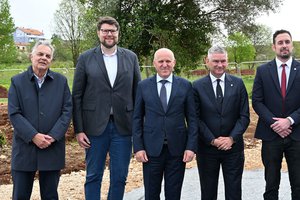 Con la posa della prima pietra a Pola è iniziata la costruzione di 65 appartamenti di edilizia residenziale convenzionata