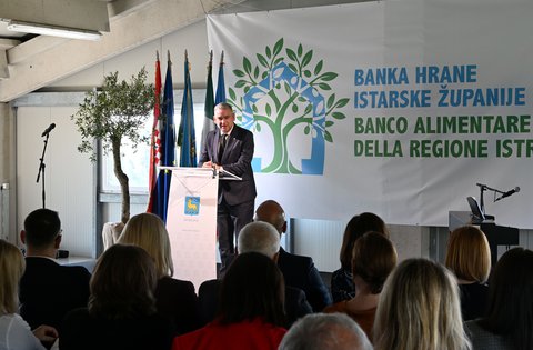 La Regione Istriana compie un passo importante verso l’istituzione del Banco alimentare: inaugurato ufficialmente l’edificio a Pisino