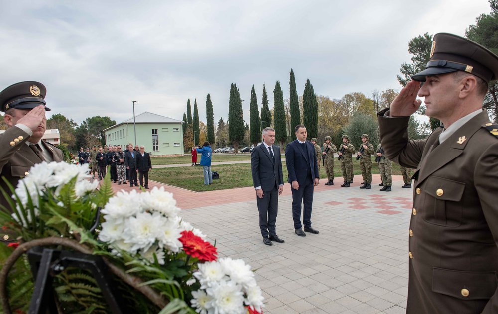 Ai Funerali Di Giulia Tramontano Omaggi Per Thiago - Foto 3