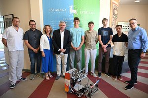 Župan Miletić primio učenike Gimnazije i strukovne škole Jurja Dobrile Pazin koji će u listopadu predstavljati Hrvatsku na FIRST Global Challengeu