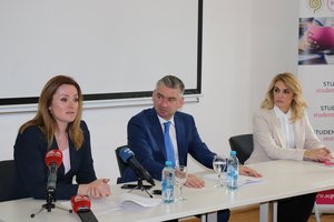 La Segretaria di Stato dell'Ufficio centrale dello Stato per la demografia e la gioventù ha visitato la Casa dello studente a Pola
