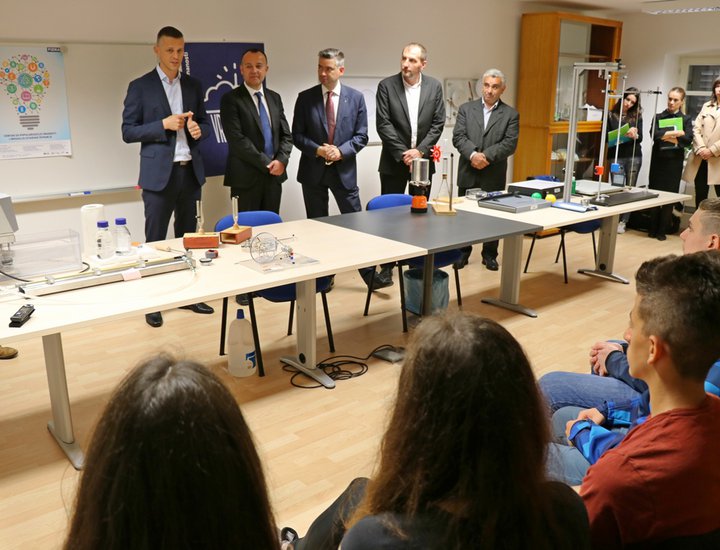 Il Centro per la popolarizzazione della scienza e delle innovazioni della Regione Istriana ha un nuovo laboratorio di chimica