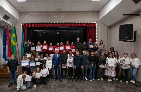Župan Boris Miletić primio nagrađene državne prvake i prvakinje u predmetnim i sportskim natjecanjima