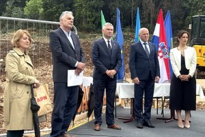 È stato dato il via ai lavori di costruzione degli appartamenti di edilizia residenziale convenzionata a Orsera, con la posa della prima pietra per 32 nuovi appartamenti