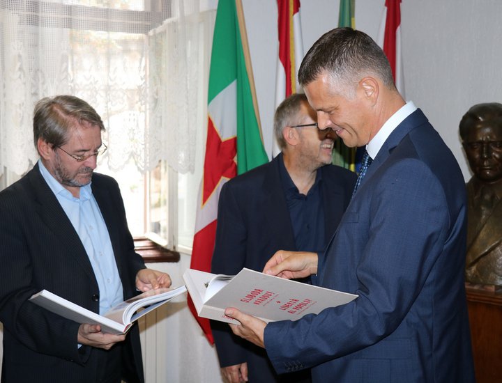 Predstavljen Katalog SLOBODA NARODU! antifašizam u Istri - LIBERTà€ AL POPOLO! antifascismo in Istria