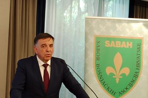 Il vicepresidente della Regione Tulio Demtlika ha partecipato all'assemblea elettorale del SABAH