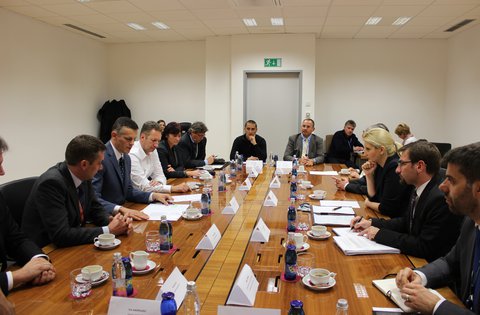 Il Presidente Flego all'incontro con la Ministra slovena ha chiesto la rimozione del filo spinato