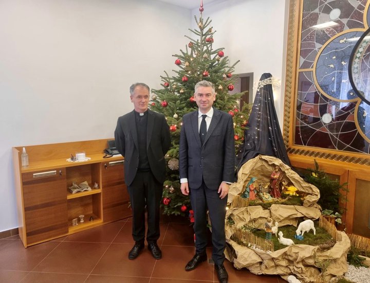 Il presidente Miletić in visita al Vescovo di Parenzo e Pola