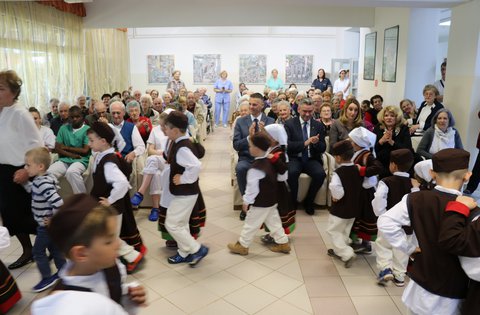I bambini hanno presentato quello che hanno imparato durante l'insegnamento della storia e della cultura del territorio