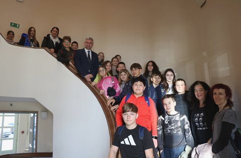Nell'ambito dell'educazione civica gli alunni della SE Centar hanno visitato la sede della Regione Istriana