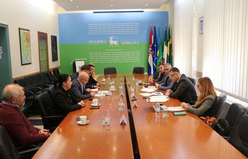 Župan Miletić s istarskim saborskim zastupnicama i zastupnicima o županijskom i državnom proračunu za 2024.
