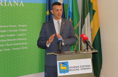 Appello del Presidente Flego alla Presidente Grabar Kitarović: "Non permetta che ci ricattino, sostenga la nostra lotta contro il carbone"
