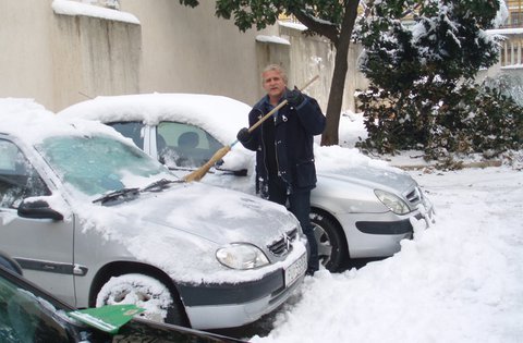 Zimske radosti u dvorištu zgrade Istarske županije u Puli