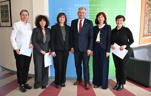 Istarska županija nastavlja snažno ulagati u socijalnu skrb - Dodijeljeno gotovo 500.000 eura za podršku ranjivim skupinama i razvoj socijalnih usluga