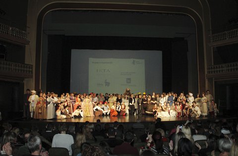 Nello strapieno Teatro popolare istriano - Teatro cittadino di Pola, si è tenuta l'Incoronazione dell'Istria Inspirit